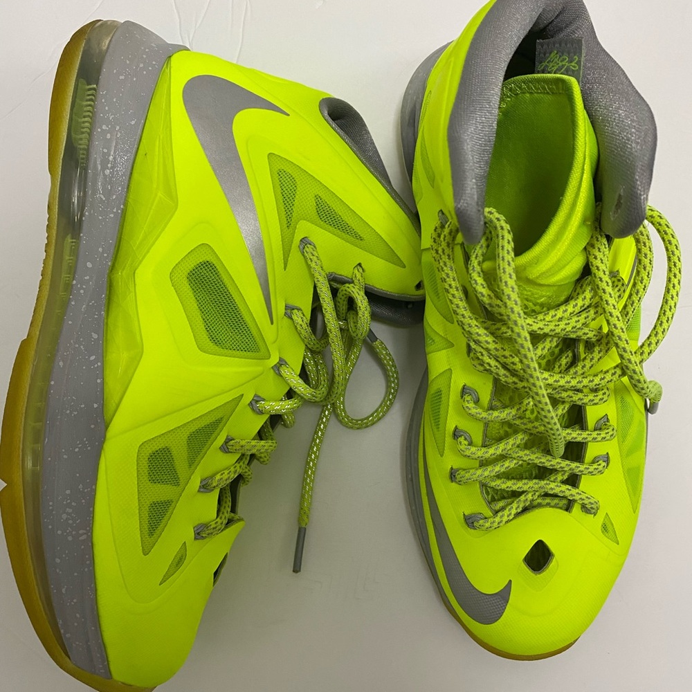 Authentic Lebron X volt Size 8